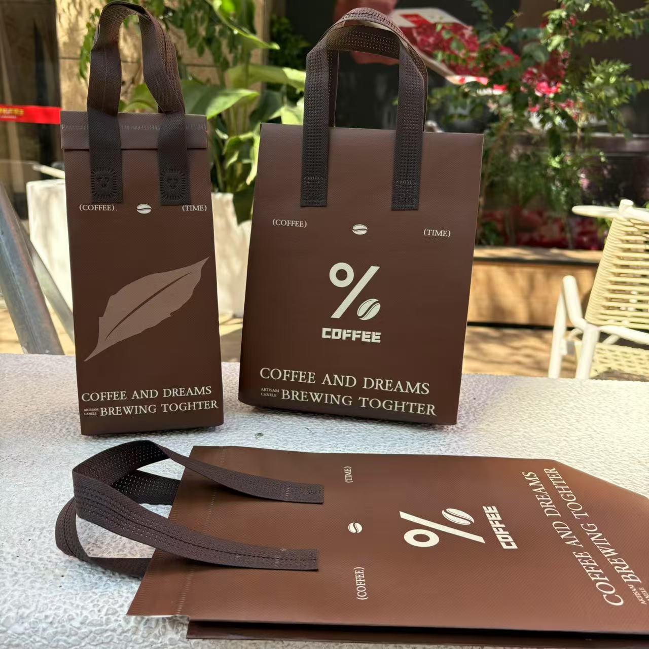 100 TÚI GIỮ NHIỆT TRƠN - MÀU CÀ PHÊ - IN % COFFEE (Giá của 100 túi)