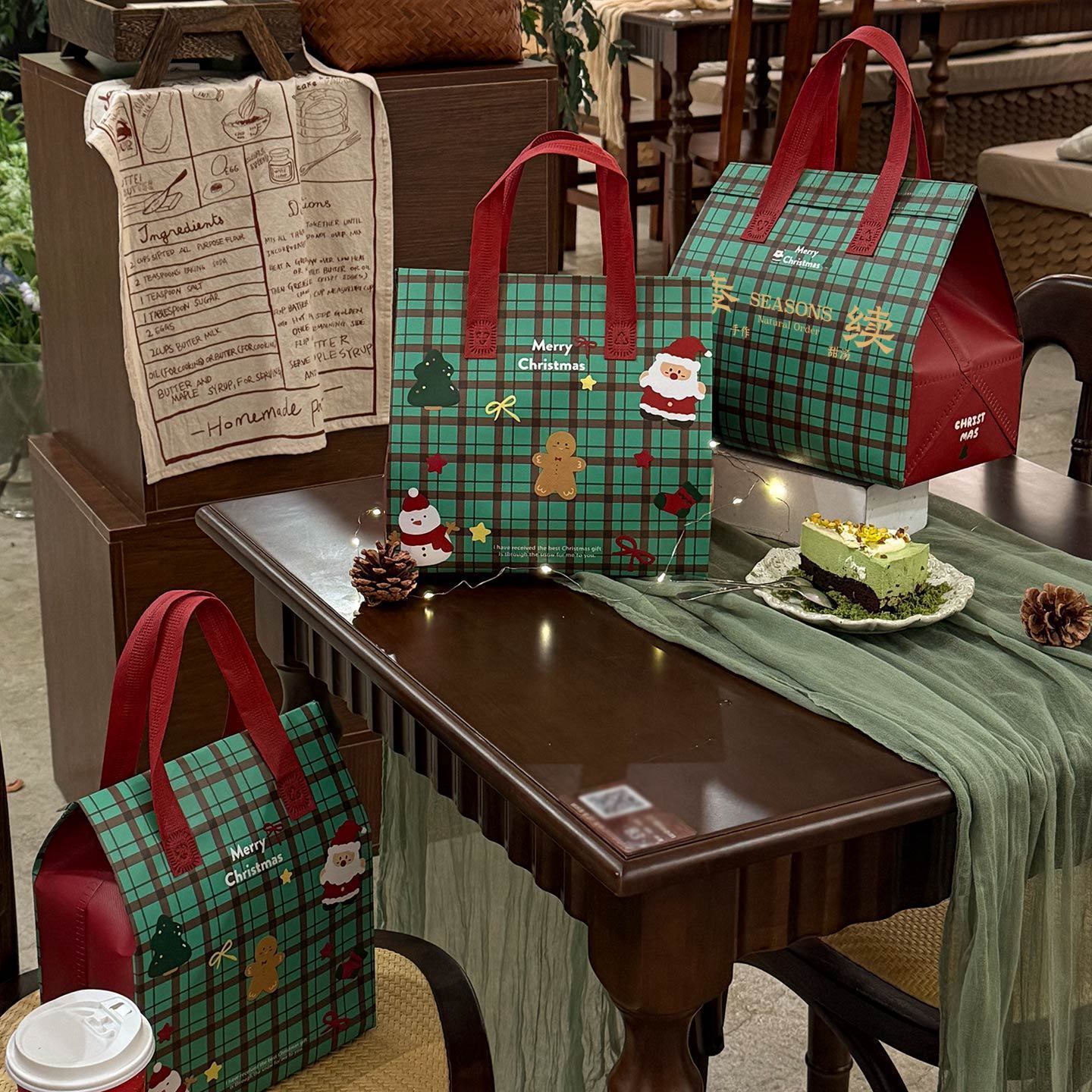 100 TÚI GIỮ NHIỆT IN MERRY CHRISTMAS - KIỂU 3 (Giá của 100 túi)